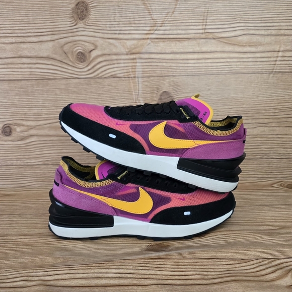 Nike Waffle One Sneakers - Picture 4 of 9